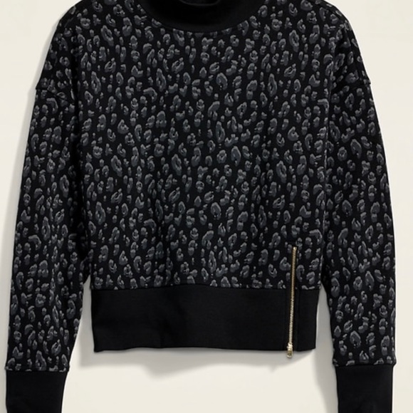 Old Navy Side-Zip Women’s Sweatshirt - Picture 2 of 5